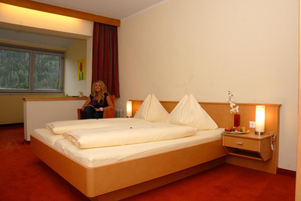 Hotel Sonnenheim Bad Kleinkirchheim Room photo